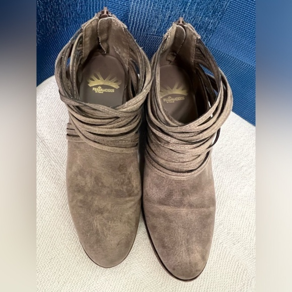 Fergalicious Boots Womens Barley Ankle Boots, size 8 M